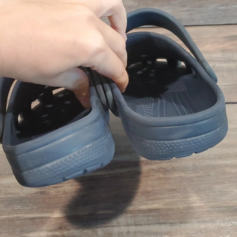Crocs Sandals shoes clogs  sandals sz J2